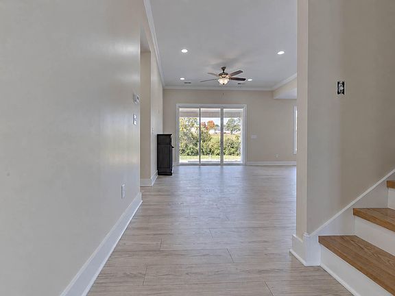 5th image of 132 Hawk Ln