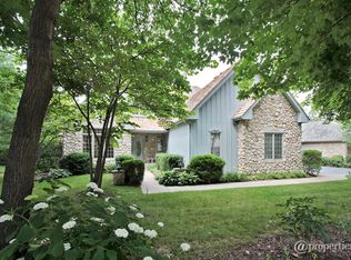 28817 N Spyglass Cir, Mundelein, IL