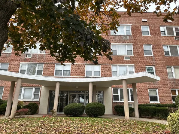 100 S Ocean Ave APT 4H, Freeport, NY 11520