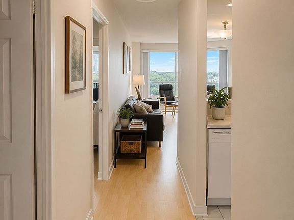 4th image of 2177 Burnhamthorpe Rd W #1007