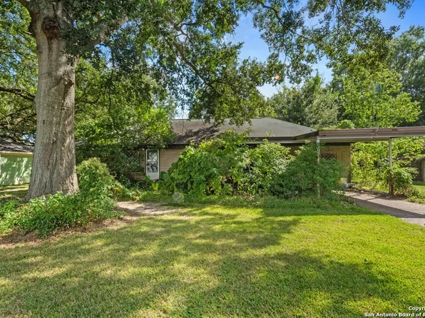 4602 Roosevelt, Groves, TX 77619