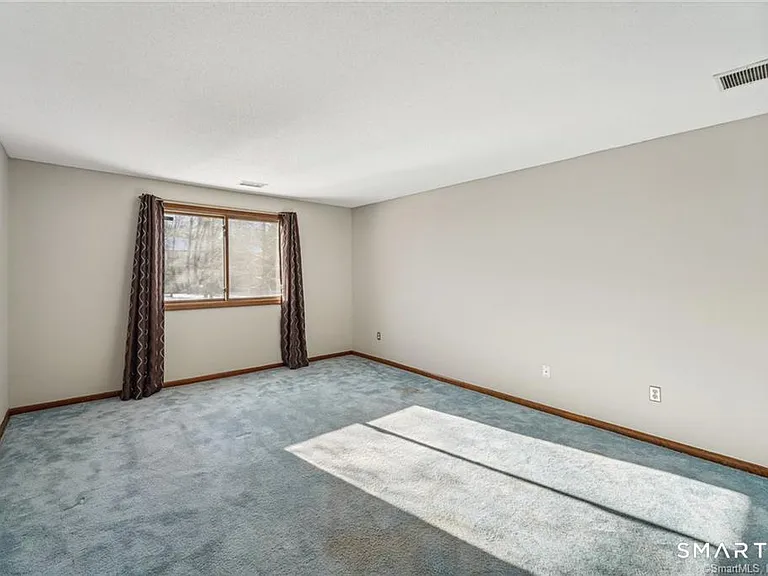17 Oak Forest Dr #2 — Photo 20