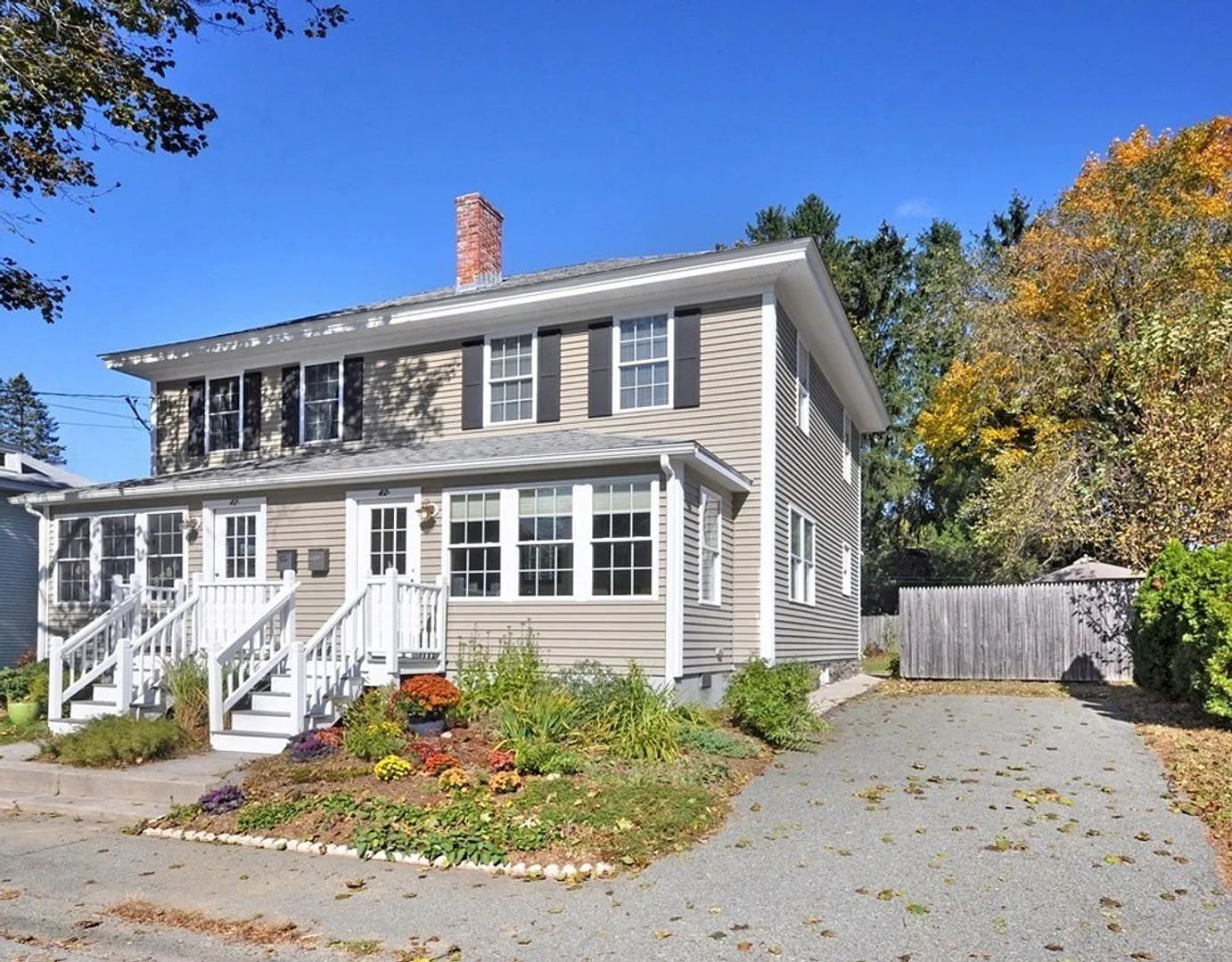 Remodeled 2-Bedroom Townhouse in Maynard — Photo 1