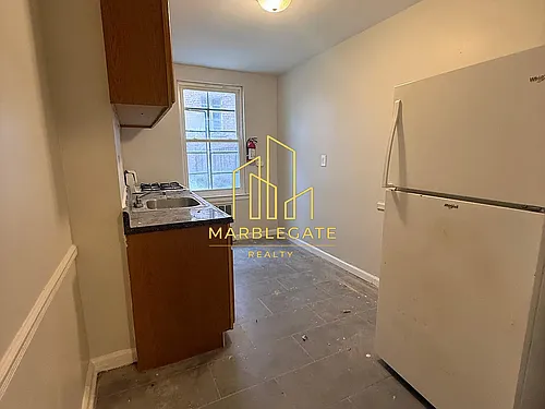 103 Chancellor Ave Photo 1