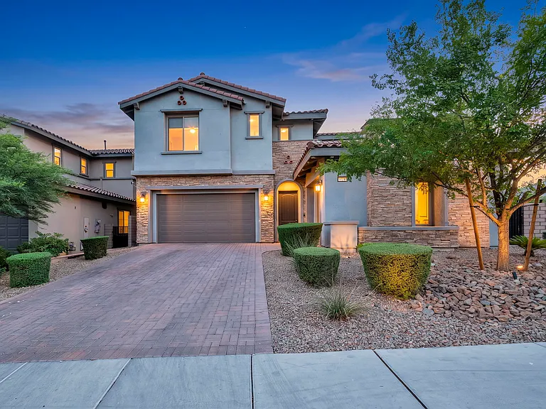 233 Castellari Dr — Photo 1