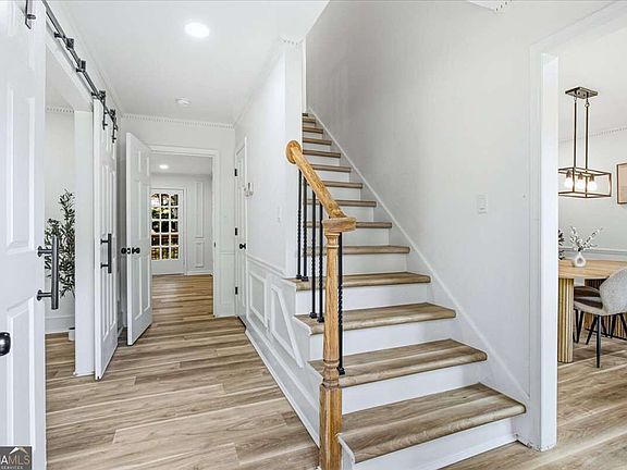 5th image of 1362 Murdock Rd