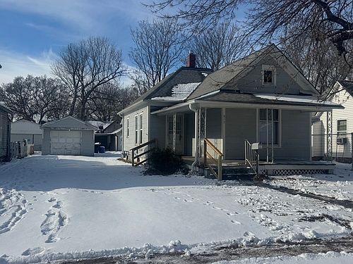 1st image of 517 NE Wilson Ave