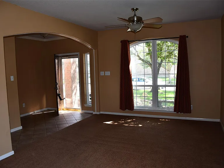 18118 Cypress Valley Ln — Photo 6