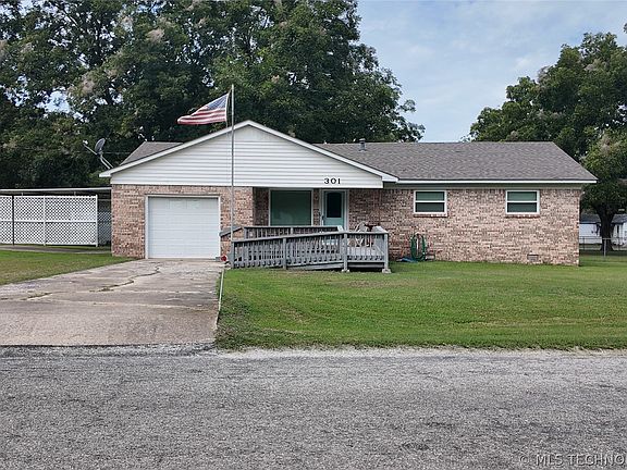 4th image of 301 N County Line Rd