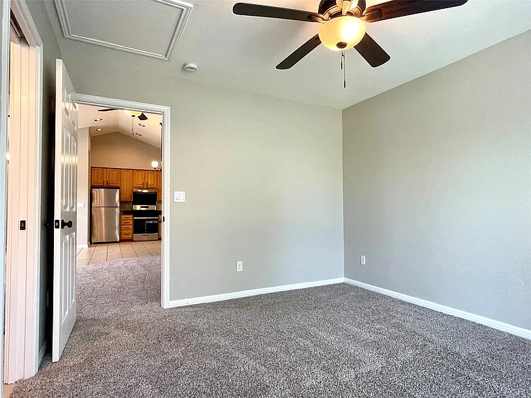 1207 W North Loop Blvd #A — Photo 21