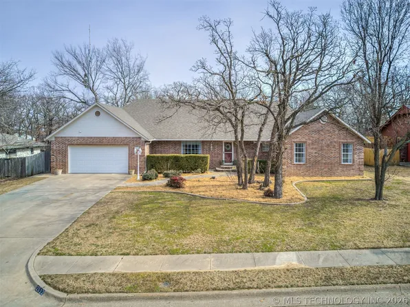 2512 Centre Rd, Bartlesville, OK 74003