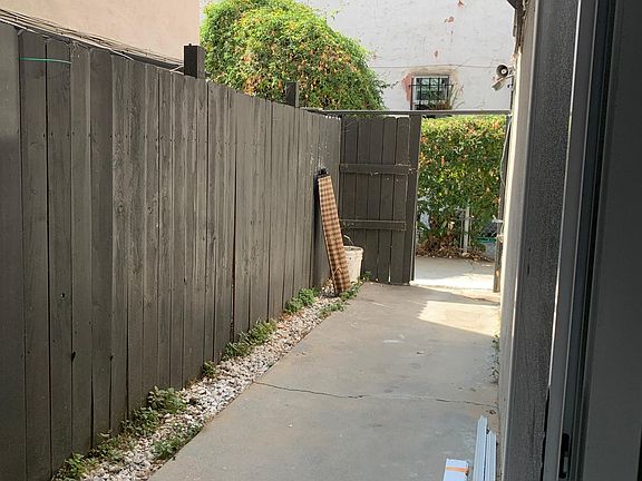 5th image of 1476 S Shenandoah St APT 101