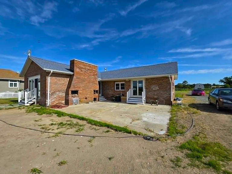 22931 Steele Dr — Photo 32