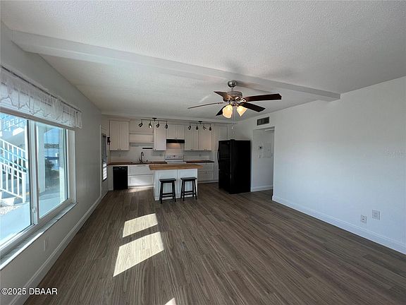 4th image of 3015 N Halifax Ave #2