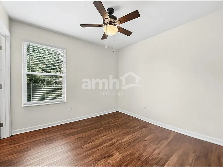 7694 Hillsdowne Cir — Photo 13