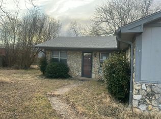 35 Apache St, Ardmore, OK 73401
