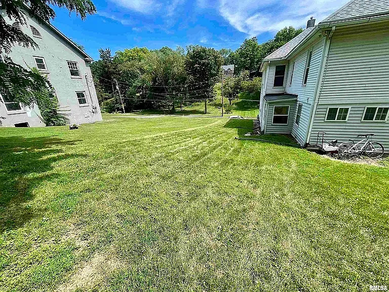 3 bed, 1098 sqft, $1,300 — Photo 4