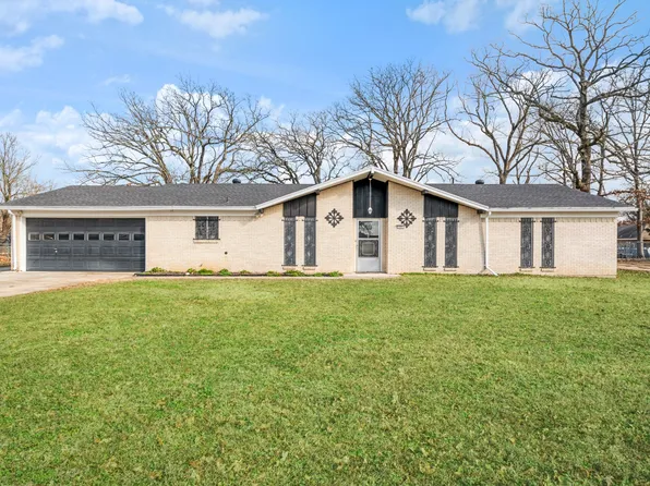 175 45th St SW, Paris, TX 75460