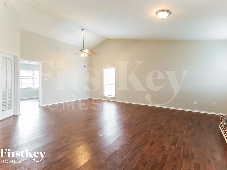 4412 Hale St — Photo 8