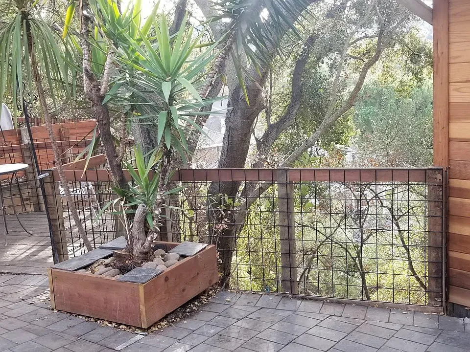 Bella Vista Ave