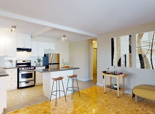 10 Burnside Ave #305, Ottawa, ON K1Y 2L9