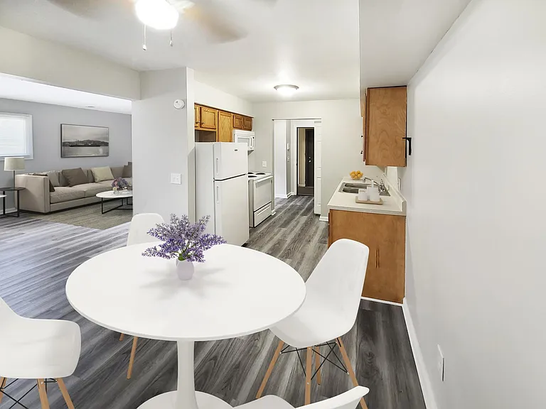 Five Points Courtyard Apartments — Photo 13