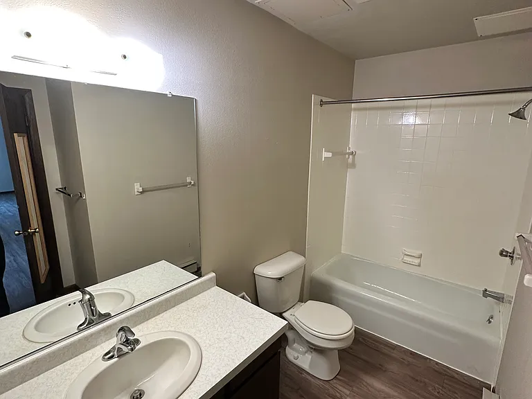 2703 Thomas Dr #14 — Photo 5