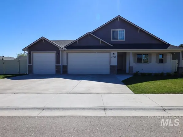 2747 Cedar Dr, Fruitland, ID 83619