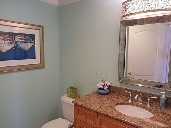 4th image of 501 Mandalay Ave APT 402