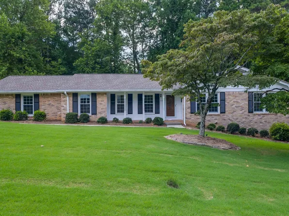 2037 Tanglewood Dr, Snellville, GA 30078