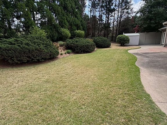 4th image of 2600 Murdock Rd