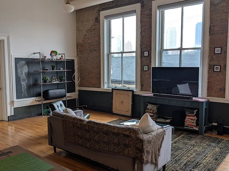 910 Bingham St — Photo 1