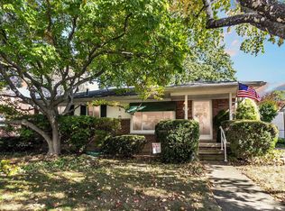 990 Chippewa St, Mount Clemens, MI 48043