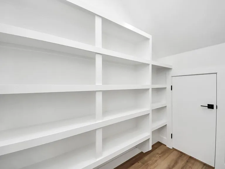 3915 Tuam St #B — Photo 11