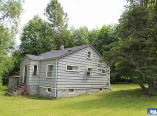 21 Gakin Rd, Port Angeles, WA 98363