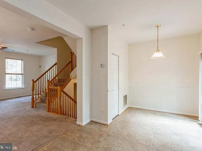 7836 Canter Ct — Photo 15