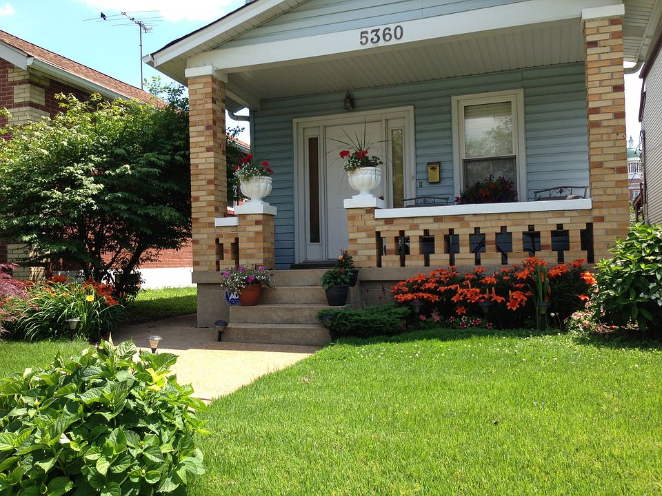 2nd image of 5360 Odell St