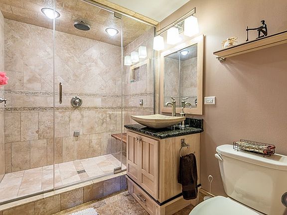 Downstairs bath/steam shower