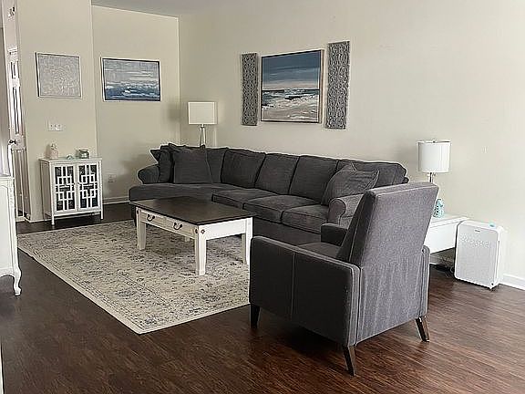 4th image of 4308 Four Oaks Blvd