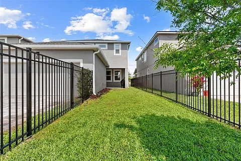 16747 Olive Hill Dr — Photo 31