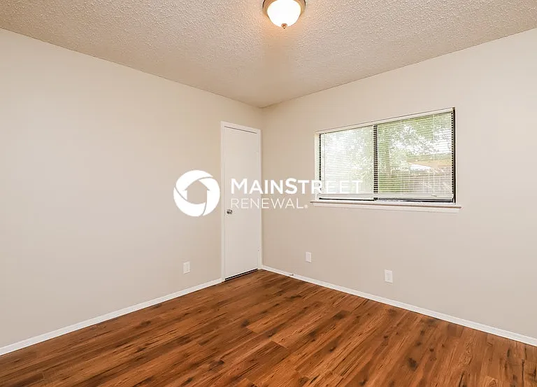 6846 Columbia Ridge Dr — Photo 9