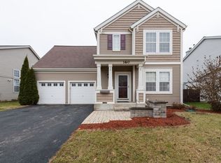 160 W Hampton Dr, Round Lake, IL 60073