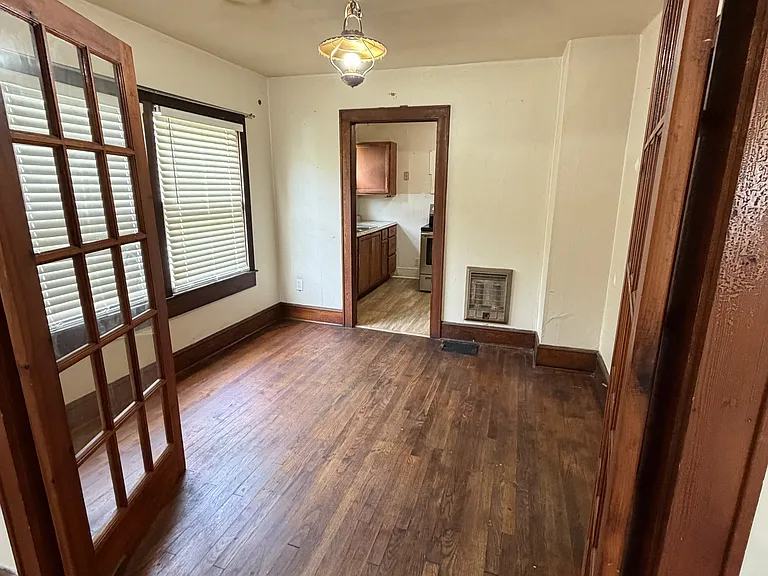921 Myrtle St — Photo 11