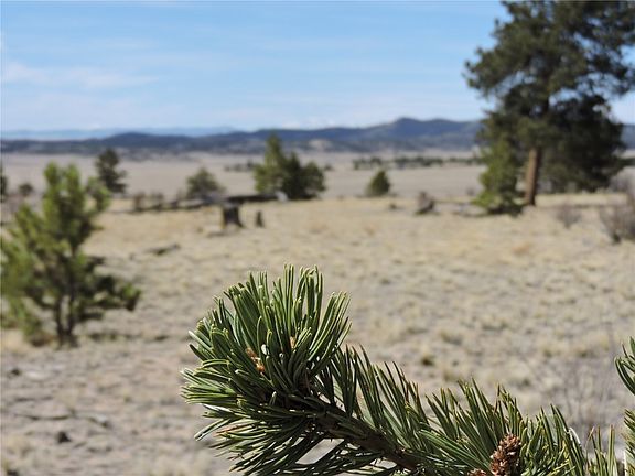 3rd image of 237 Rocky Mountain Court