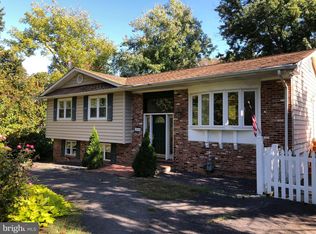 2590 Rambling Rd, Vienna, VA 22181