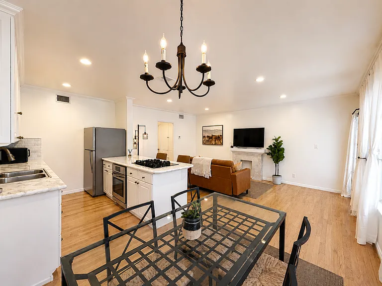 834 Lincoln Blvd #102 — Photo 9