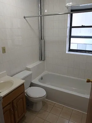 Rented by AWC Real Estate | media 9