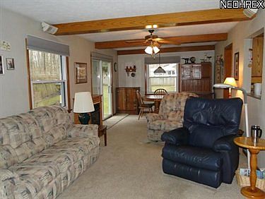 5th image of 700 Lindenwood Ln