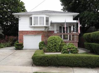32 Summit Ave, Lynbrook, NY 11563