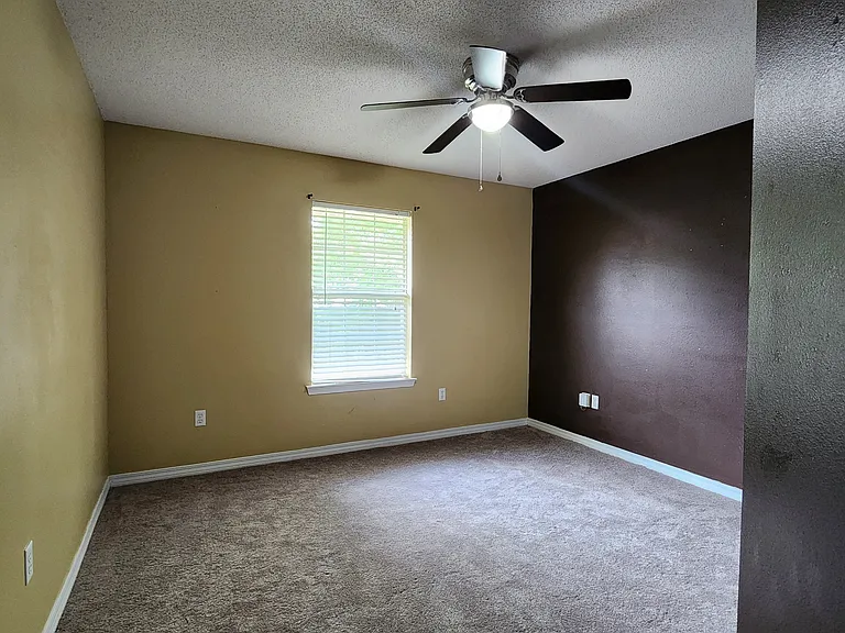 12059 Carnegie Ave — Photo 10